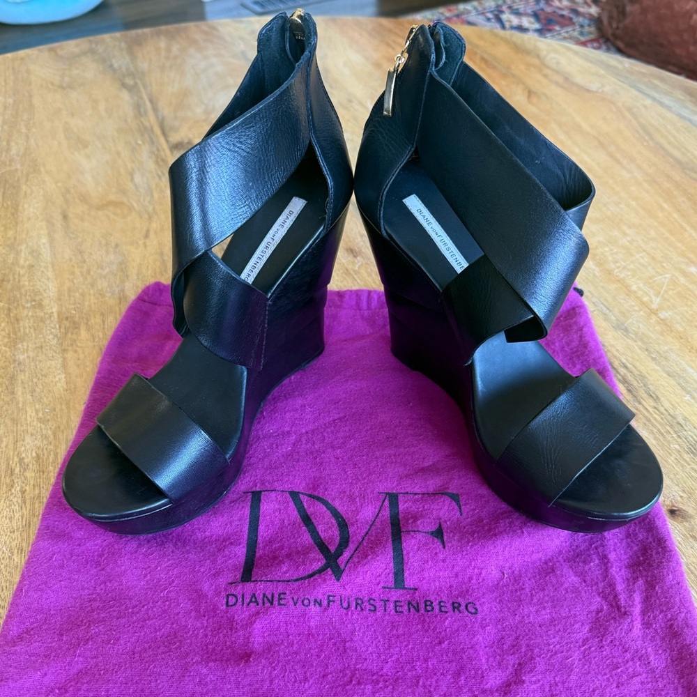 Diane von Furstenberg Opal Wedge Black